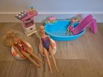 Barbie Set: Zwembad en cupcakes bakken, Ophalen of Verzenden, Gebruikt, Barbie