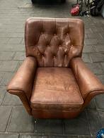 Oude fauteuil lederen stoel, Huis en Inrichting, Fauteuils, Ophalen, Gebruikt, 75 tot 100 cm, 50 tot 75 cm