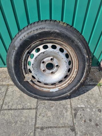 Nieuwe All Seasons VW Caddy Velg en band. Maat 195 65R15 beschikbaar voor biedingen