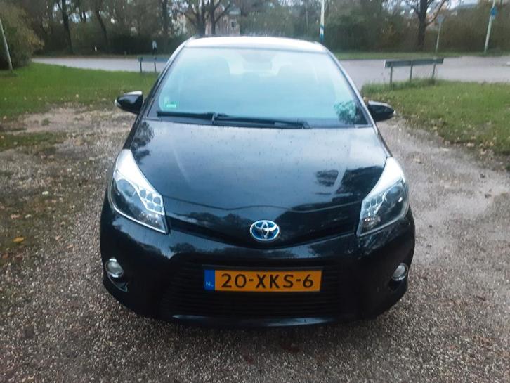 Toyota Yaris 1.5 Full Hybrid CVT 5DR 2012 Zwart, Auto's, Toyota, Particulier, Yaris, ABS, Achteruitrijcamera, Hybride Elektrisch/Benzine