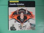 Gazelle Rijwielen 125 jaar fietsen Uitg. Het Rijwiel., Ophalen of Verzenden, Gelezen, Overige vervoermiddelen