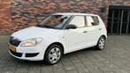 Skoda Fabia 1.2 TSI 63KW 2013 Wit, Auto's, Voorwielaandrijving, Stof, 40 €/maand, Zwart