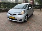 Toyota Aygo 1.0 12V Vvt-i 5DRS 2010 Grijs, Auto's, Voorwielaandrijving, Euro 5, Stof, 4 stoelen