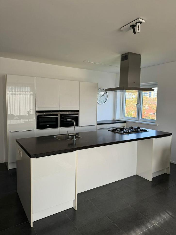 Compleet Net Modern Kookeiland + Siemens + GEDEMONTEERD, Huis en Inrichting, Keuken | Complete keukens, Zo goed als nieuw, Overige typen