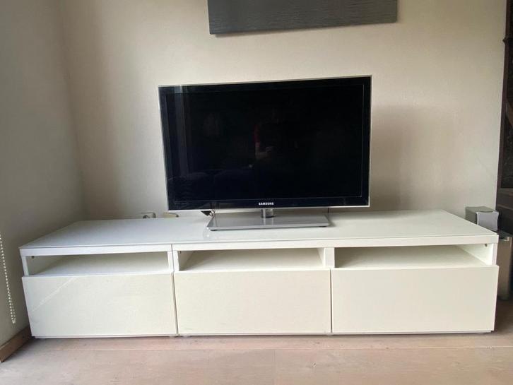 IKEA TV Meubel Wit Glans, Glasplaat, Huis en Inrichting, Kasten | Televisiemeubels, Gebruikt, Minder dan 100 cm, 150 tot 200 cm