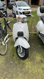 Scooter 125cc, 8500km, merk Daelim, Ophalen of Verzenden, Zo goed als nieuw