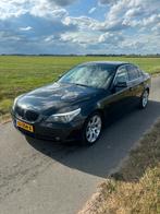 BMW 520i  (E60) - 5 serie 172DKM Zwart AUT, Auto's, BMW, Automaat, Achterwielaandrijving, Zwart, Zwart