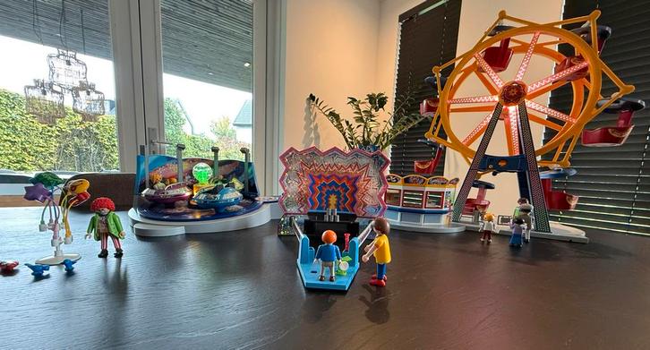 Playmobil Kermis set met 4 attracties., Kinderen en Baby's, Speelgoed | Playmobil, Gebruikt, Los playmobil, Ophalen of Verzenden