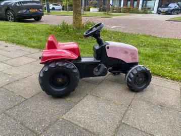 Tracktor rood-zwart in uitstekende staat