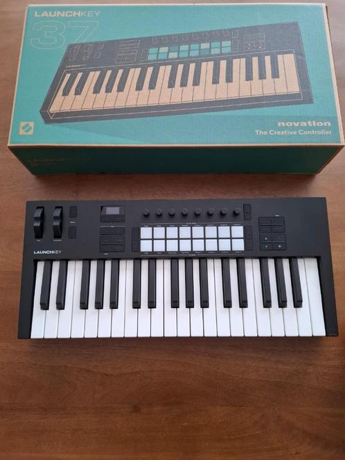 Novation Launchkey 37 MK4, Muziek en Instrumenten, Midi-apparatuur, Zo goed als nieuw, Ophalen