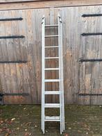 mooie ladder 3 x 9  treden, totaal 7 meter 50, Gebruikt, Ophalen of Verzenden, Ladder, Opvouwbaar of Inschuifbaar