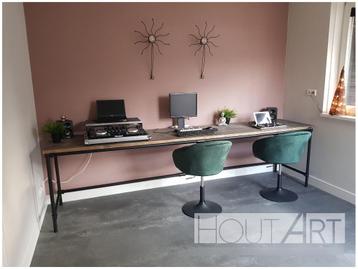 Bureau zwarte steigerbuis met steigerhout NIEUW
