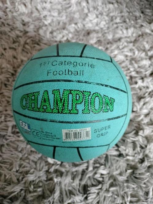 bal voetbal turquoise lichtblauw Champion, Sport en Fitness, Voetbal, Gebruikt, Bal, Ophalen of Verzenden