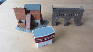 Spoor N : 3 mooie items / gebouwen voor de spoorbaan - 1/160 beschikbaar voor biedingen