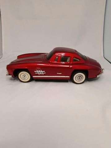 1956 Mercedes Benz EF326 Speelgoedauto 1:18 beschikbaar voor biedingen