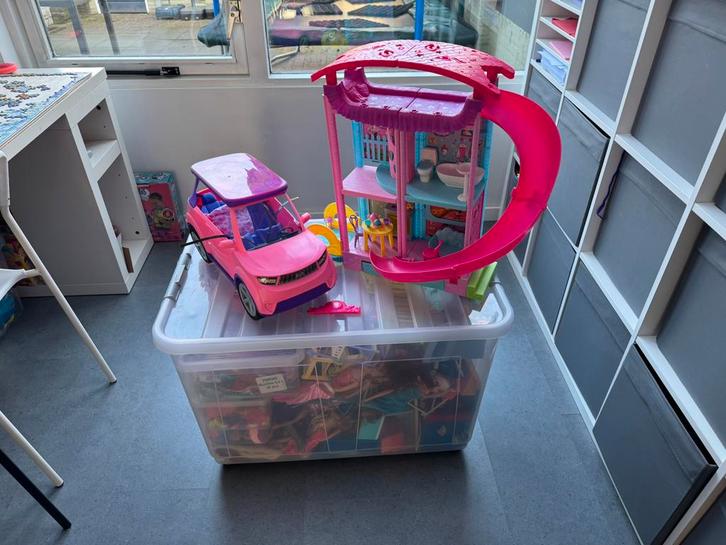 Heel veel barbie spullen en barbies, Kinderen en Baby's, Speelgoed | Poppen, Gebruikt, Barbie, Ophalen