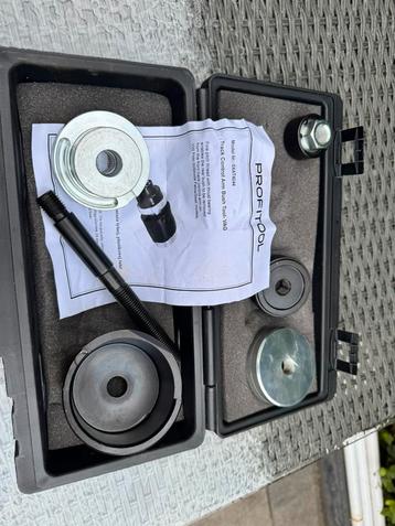 VAG draagarmrubber de- / montageset beschikbaar voor biedingen