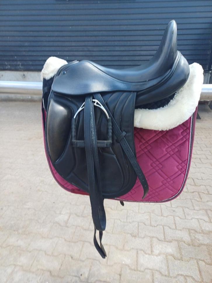 Monoblad zadel & Wintec vz zadel, Dieren en Toebehoren, Paarden en Pony's | Zadels, Zo goed als nieuw, Dressuur, Ophalen of Verzenden