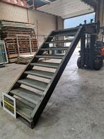 stalen trap met 9 traanplaat treden en bordes., Ophalen, Gebruikt, Trap, Minder dan 2 meter