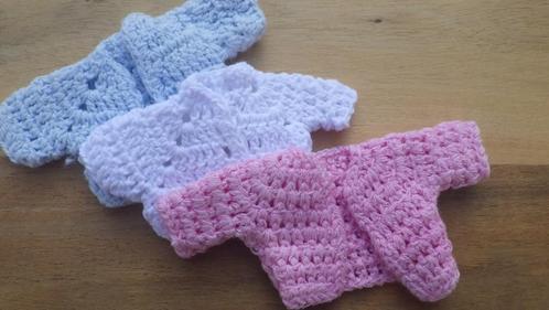 Poppenhuis: Gehaakte Baby-Vestjes, Verzamelen, Poppenhuizen en Toebehoren, Nieuw, Poppenhuis, Ophalen of Verzenden