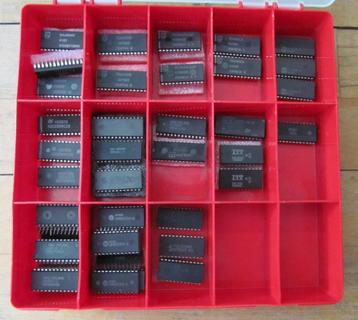 Partij NOS Vintage Retro Audio Video Ic's Chips  beschikbaar voor biedingen