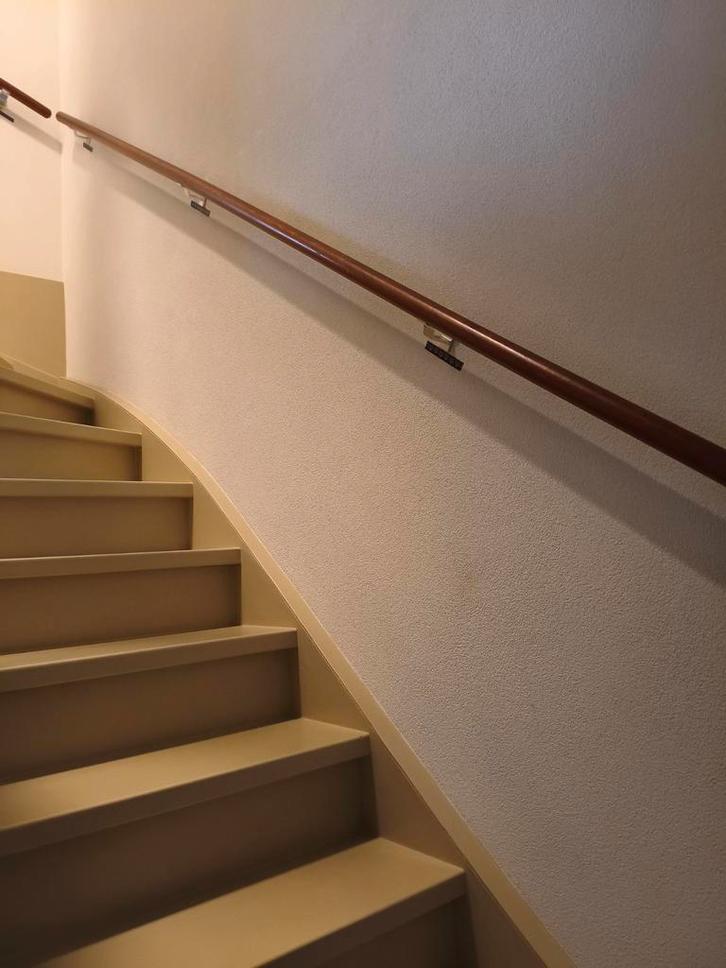 Houten Trapleuning, Doe-het-zelf en Verbouw, Ladders en Trappen, Zo goed als nieuw, Trap, Minder dan 2 meter, Ophalen