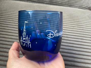 Mooi vintage blauw Disney glas uit Disneyland resort Paris beschikbaar voor biedingen