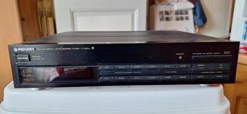 Pioneer synthesizer tuner beschikbaar voor biedingen