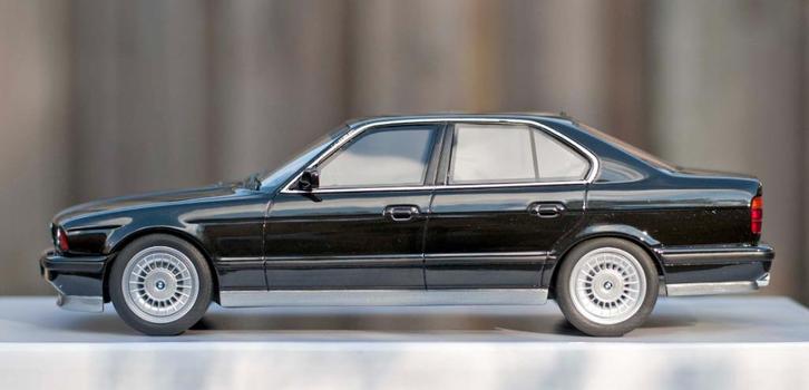 BMW M5 E34 Phase 1 Ottomobile zwart OT690, Hobby en Vrije tijd, Modelauto's | 1:18, Nieuw, Auto, OttOMobile, Ophalen of Verzenden