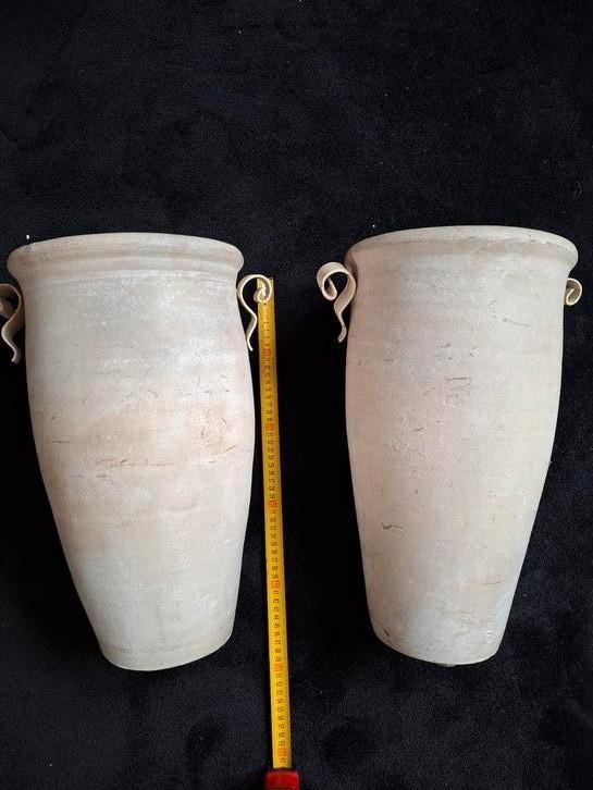 Twee identieke mooie 43 cm hoge potten., Huis en Inrichting, Woonaccessoires | Vazen, Zo goed als nieuw, Overige kleuren, Minder dan 50 cm