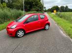 Toyota Aygo 1.0 12V Vvt-i 3DRS MMT 2011 Rood, Auto's, Voorwielaandrijving, 4 stoelen, 68 pk, Origineel Nederlands