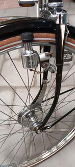 Oude gazelle fiets in twee kleuren heel apart, Fietsen en Brommers, Fietsen | Oldtimers, Ophalen