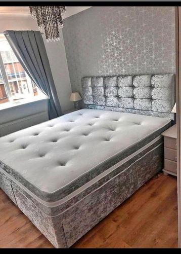 Luxe Panel Line bed met matras te koop  Verkrijgbaar in alle beschikbaar voor biedingen