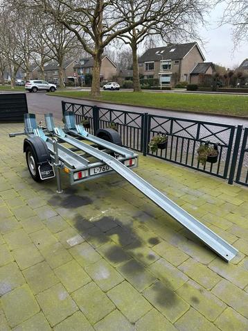TE HUUR nette motor trailer voor 1 of 2 motoren 750kg Max  beschikbaar voor biedingen