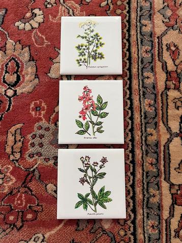 Retro vintage tegels met bloemen beschikbaar voor biedingen