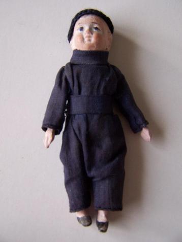 Jongenspopje beschikbaar voor biedingen