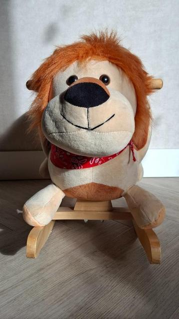 Hobbel leeuw zoekt nieuw baasje beschikbaar voor biedingen