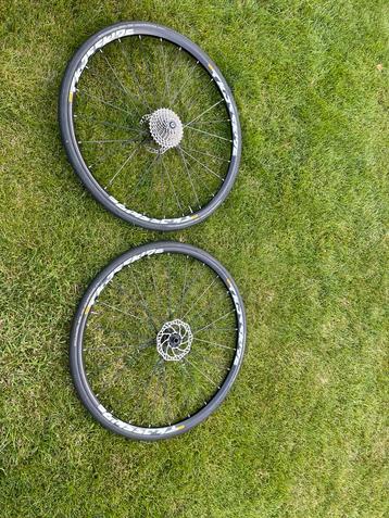 Mavic Crossride wielset incl banden & cassette beschikbaar voor biedingen