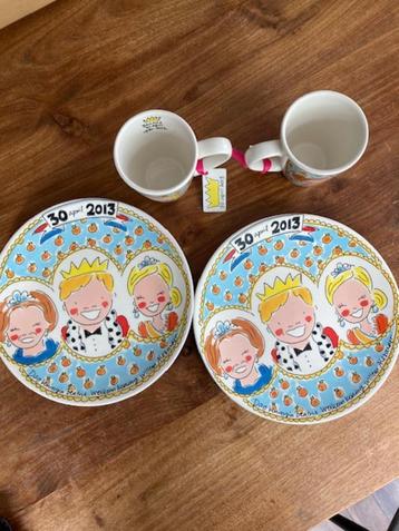 Blond servies Troonwisseling beschikbaar voor biedingen