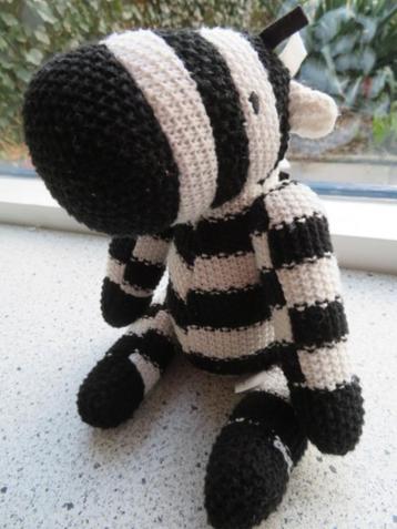 2 x Zwart wit gehaakte of gebreide zebra zebrapaard van Hema beschikbaar voor biedingen