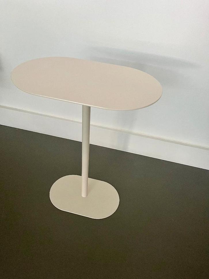 Bijzettafel | Bijzettafeltje | Tafeltje | Tuintafeltje Zand, Huis en Inrichting, Tafels | Bijzettafels, Nieuw, Ovaal, 45 tot 60 cm
