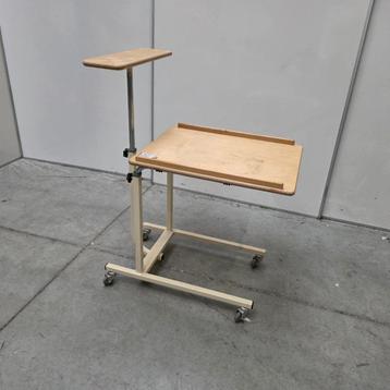 bedleestafel in hoogte en hoek verstelbaar  beschikbaar voor biedingen