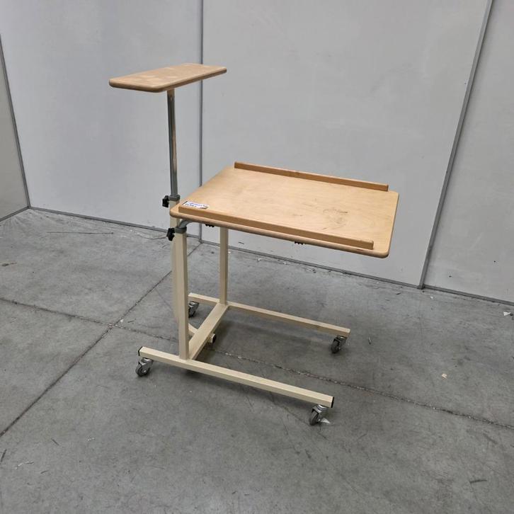 bedleestafel in hoogte en hoek verstelbaar, Diversen, Verpleegmiddelen, Gebruikt, Ophalen
