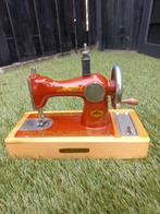 kinder naaimachine USSR, Antiek en Kunst, Antiek | Naaimachines, Ophalen of Verzenden
