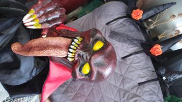 Halloweendecoraties, kostuums, accessoires beschikbaar voor biedingen