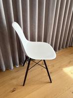 Vitra Eames stoelen-wit, Huis en Inrichting, Ophalen, Wit, Zo goed als nieuw, Metaal