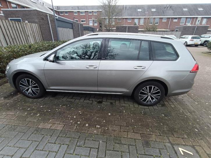 Volkswagen Golf 1.2 TSI 81KW Variant 2016 Grijs, Auto's, Volkswagen, Particulier, Golf, ABS, Airbags, Boordcomputer, Centrale vergrendeling