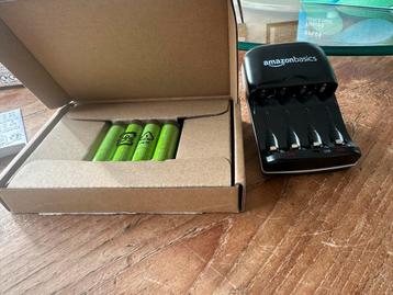 AmazonBasics Batterijlader + 4 Batterijen beschikbaar voor biedingen