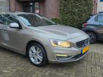 Volvo V60 2.4 D6 AWD Plug-In Hybrid Summum |Dakraam |Trekhaa, Auto's, Automaat, Vierwielaandrijving, 11 kWh, Te koop