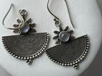 Art Deco zilveren oorbellen Maansteen, Sieraden, Tassen en Uiterlijk, Oorbellen, Hangers, Verzenden, Zo goed als nieuw, Met edelsteen
